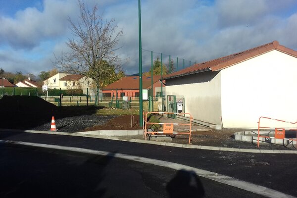 Aménagement de trottoir - parking - travaux d